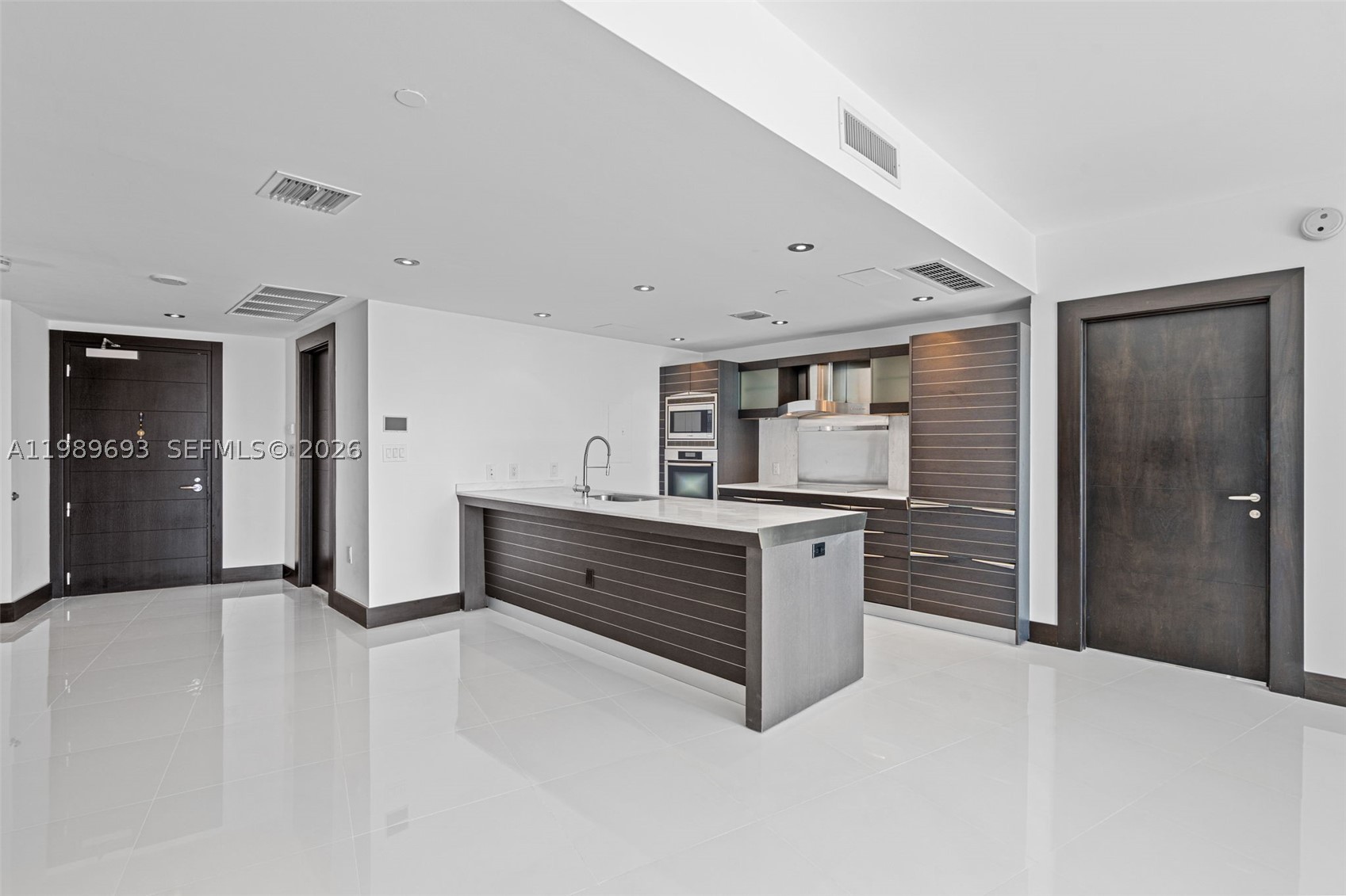 200 Biscayne Boulevard Way #3707, Miami FL 33131