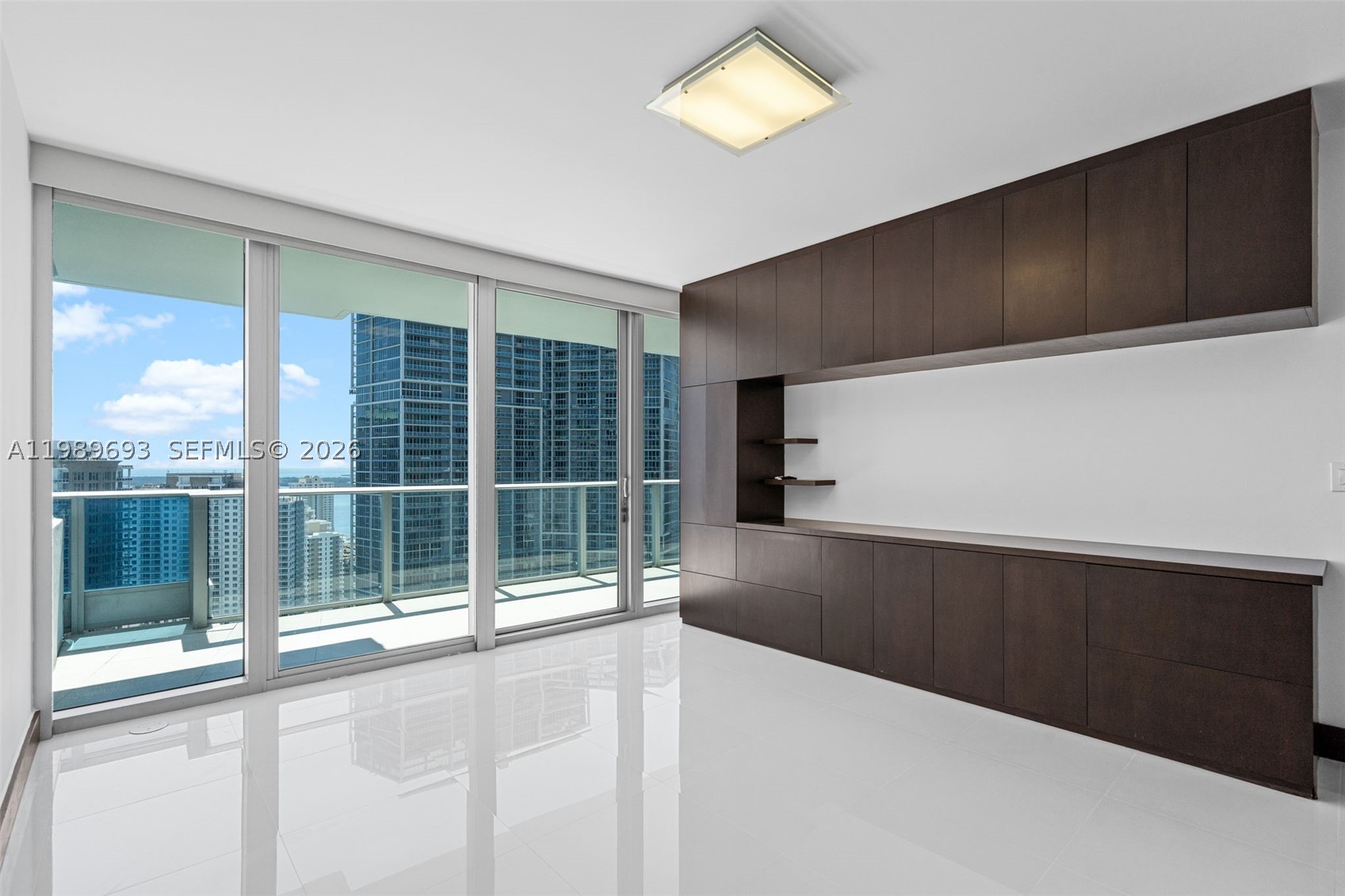200 Biscayne Boulevard Way #3707, Miami FL 33131