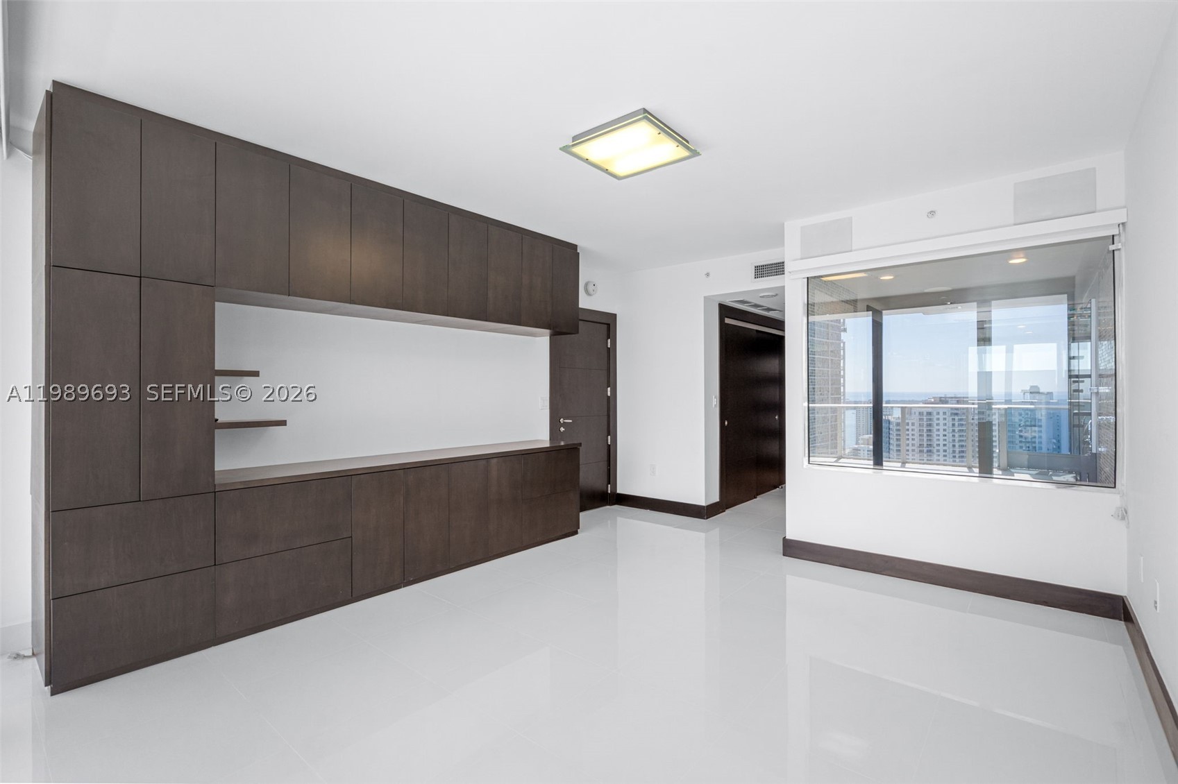 200 Biscayne Boulevard Way #3707, Miami FL 33131