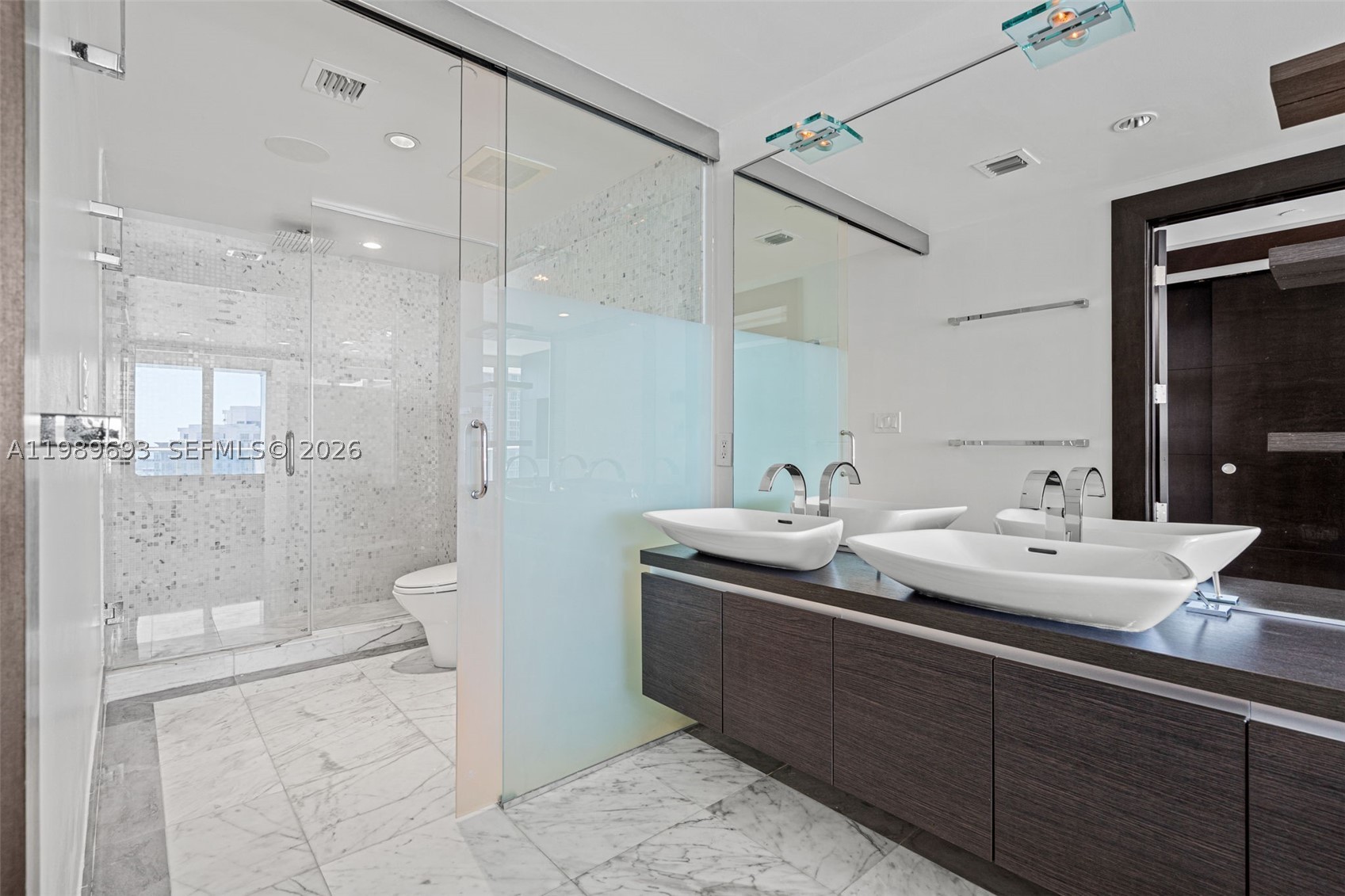 200 Biscayne Boulevard Way #3707, Miami FL 33131