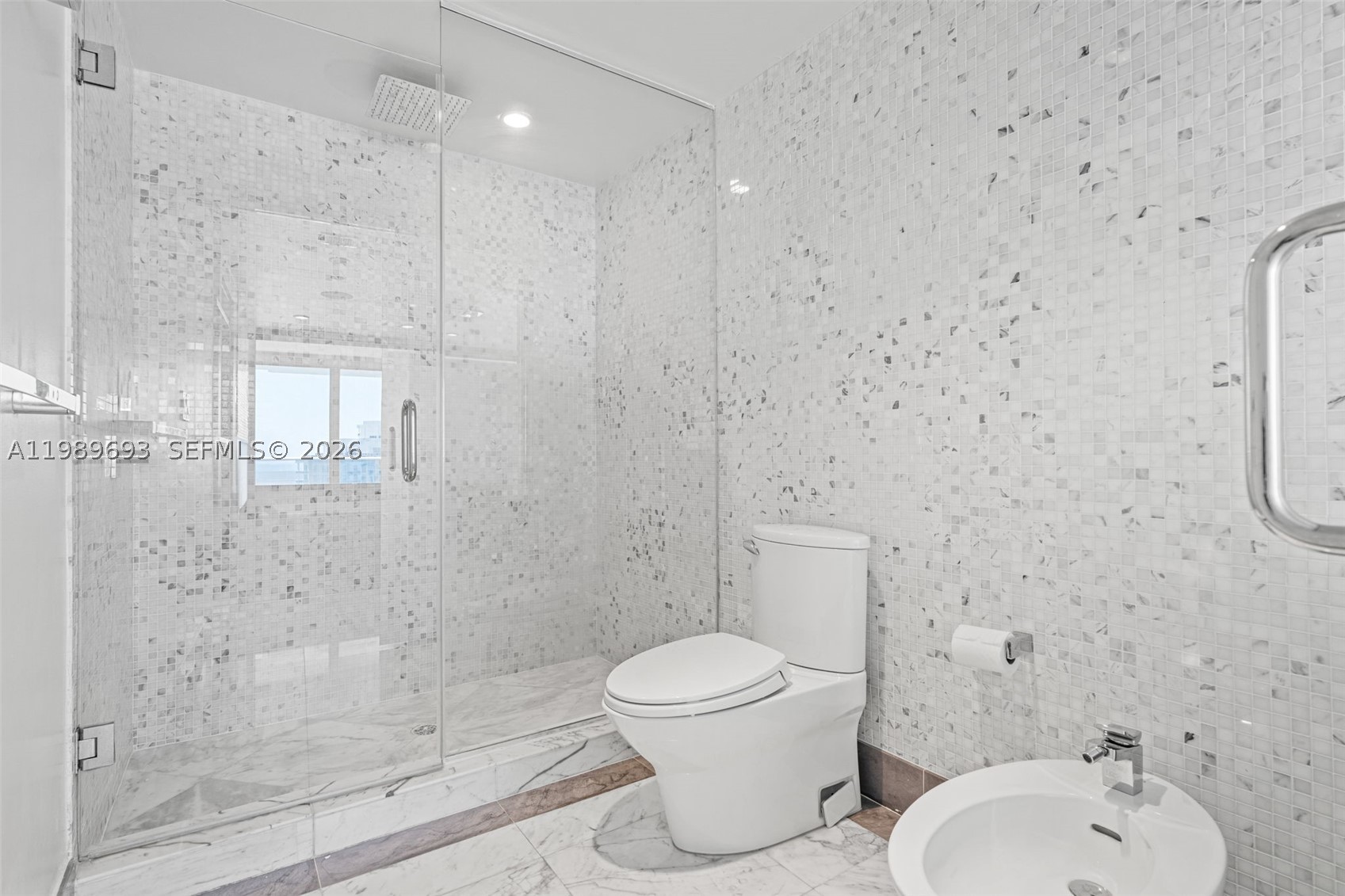 200 Biscayne Boulevard Way #3707, Miami FL 33131