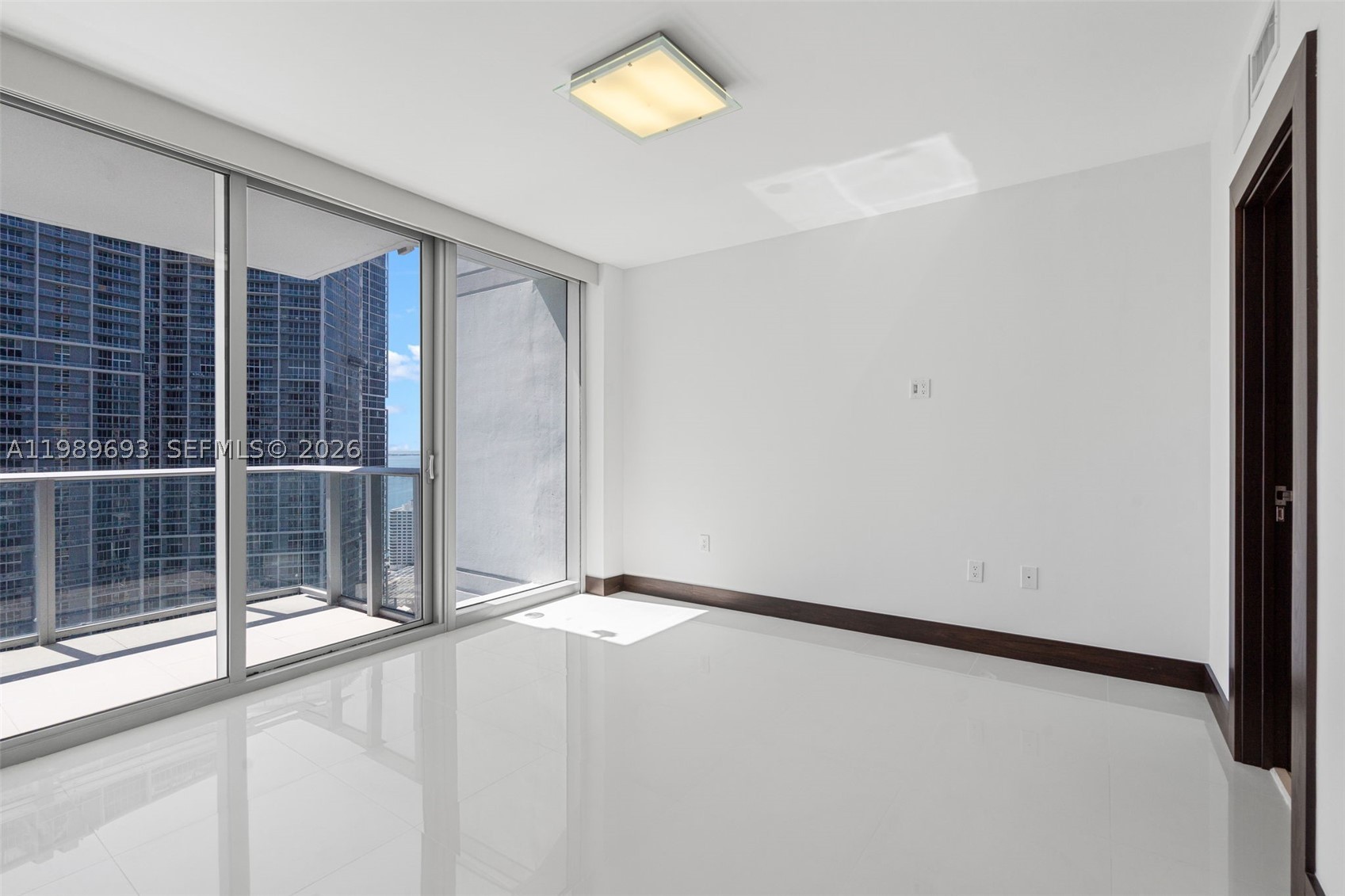 200 Biscayne Boulevard Way #3707, Miami FL 33131