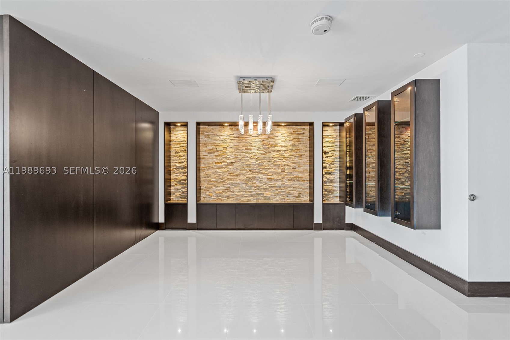 200 Biscayne Boulevard Way #3707, Miami FL 33131