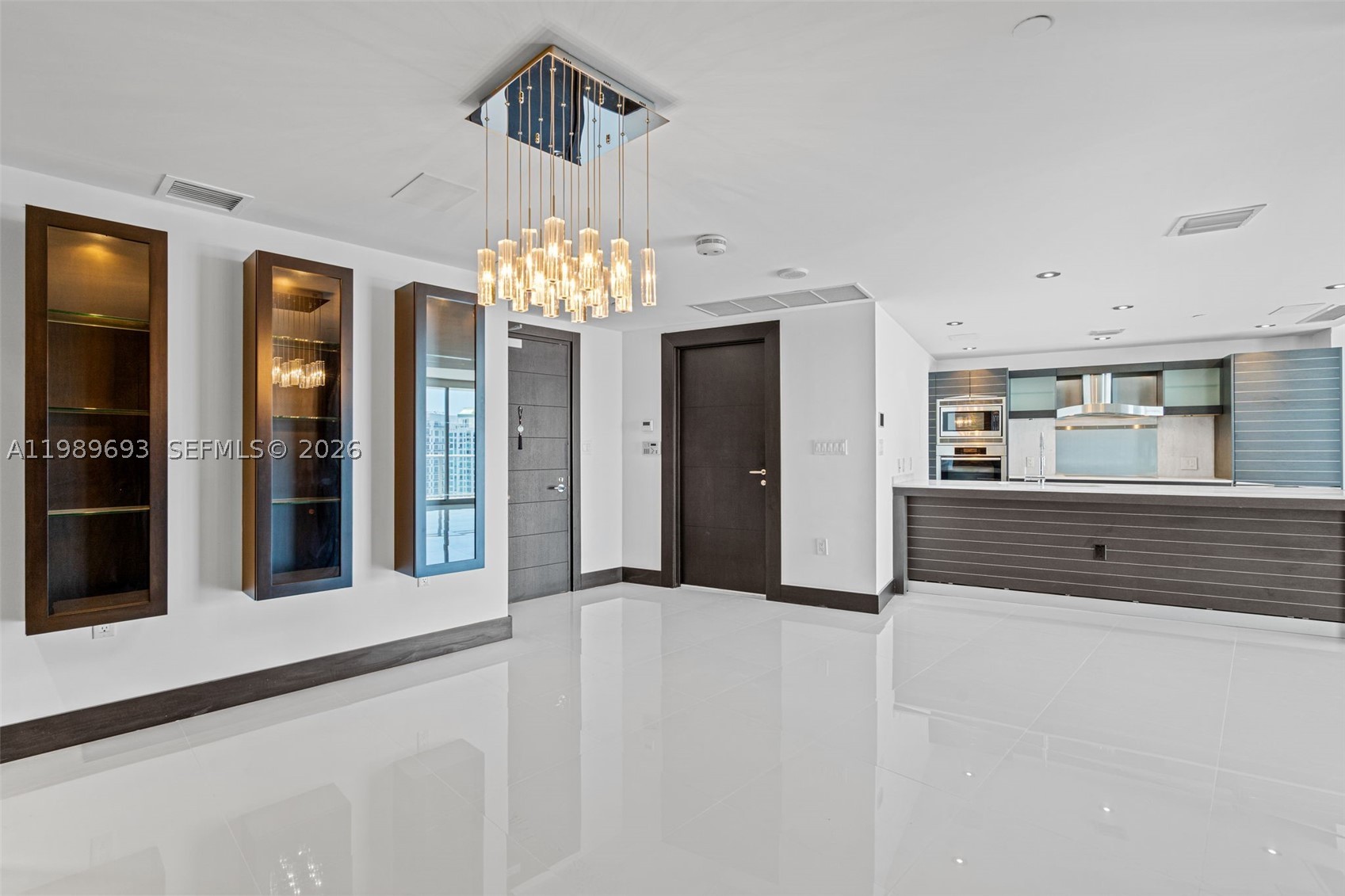 200 Biscayne Boulevard Way #3707, Miami FL 33131