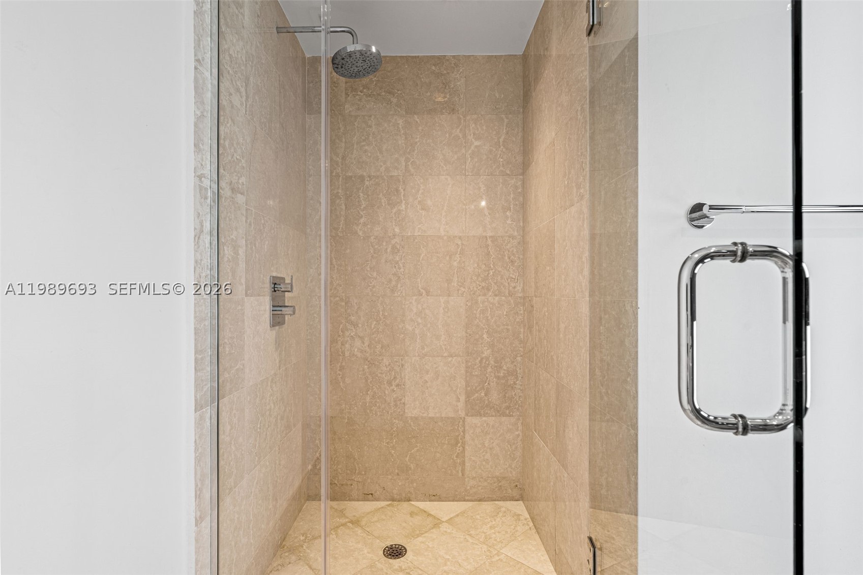 200 Biscayne Boulevard Way #3707, Miami FL 33131