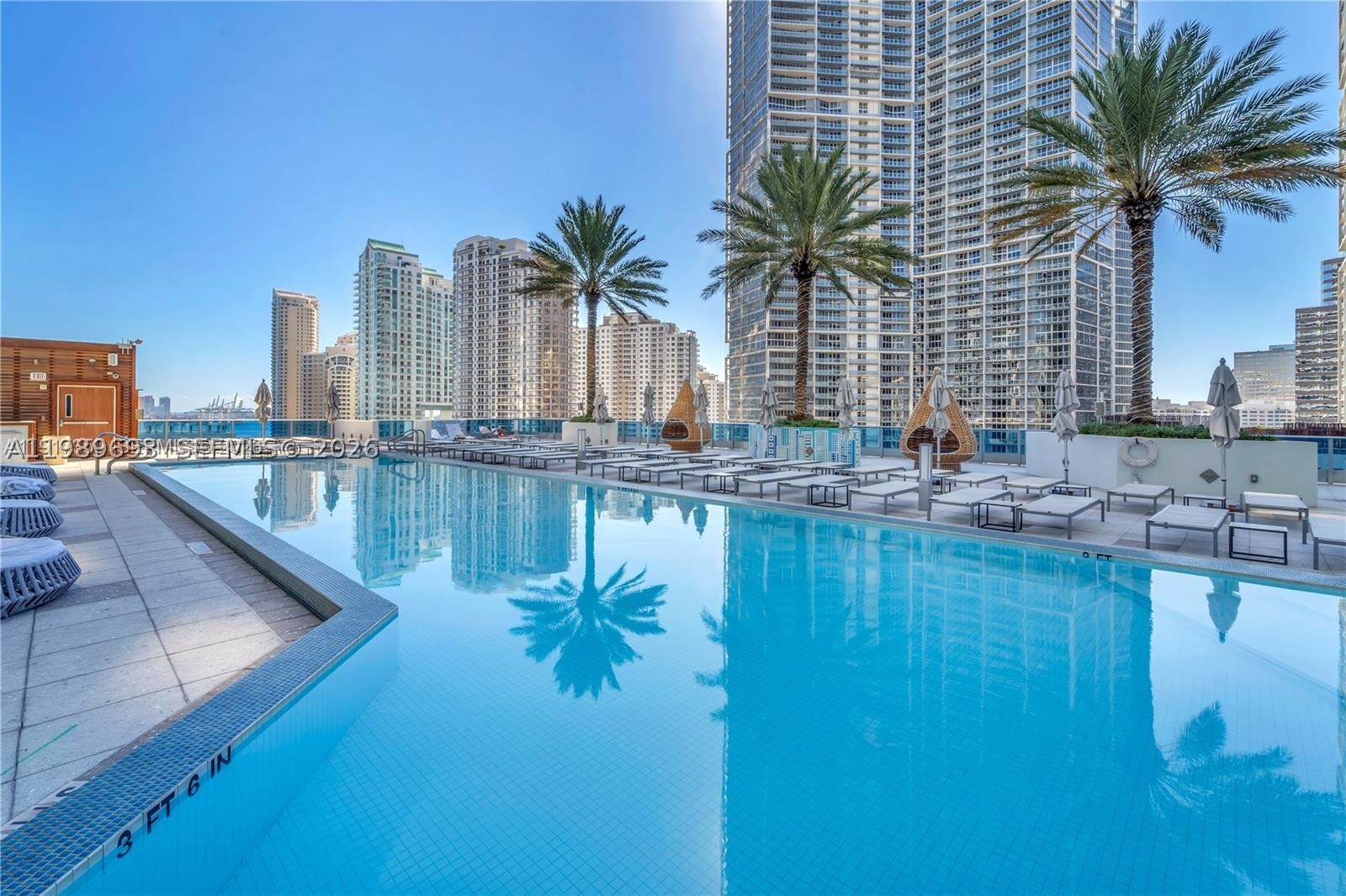 200 Biscayne Boulevard Way #3707, Miami FL 33131