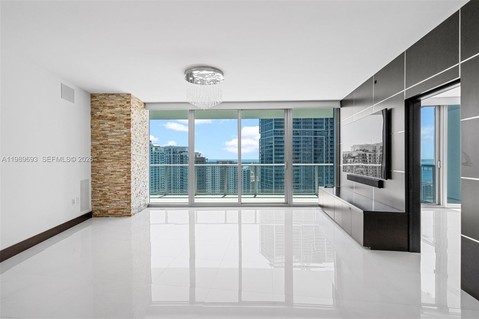 200 Biscayne Boulevard Way #3707, Miami FL 33131