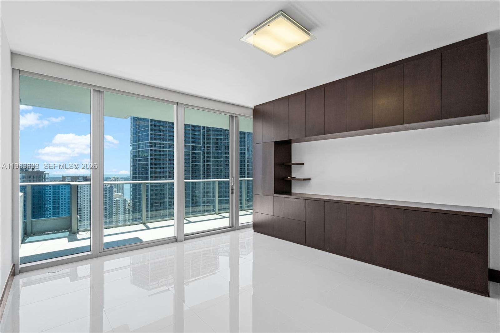 200 Biscayne Boulevard Way #3707, Miami FL 33131
