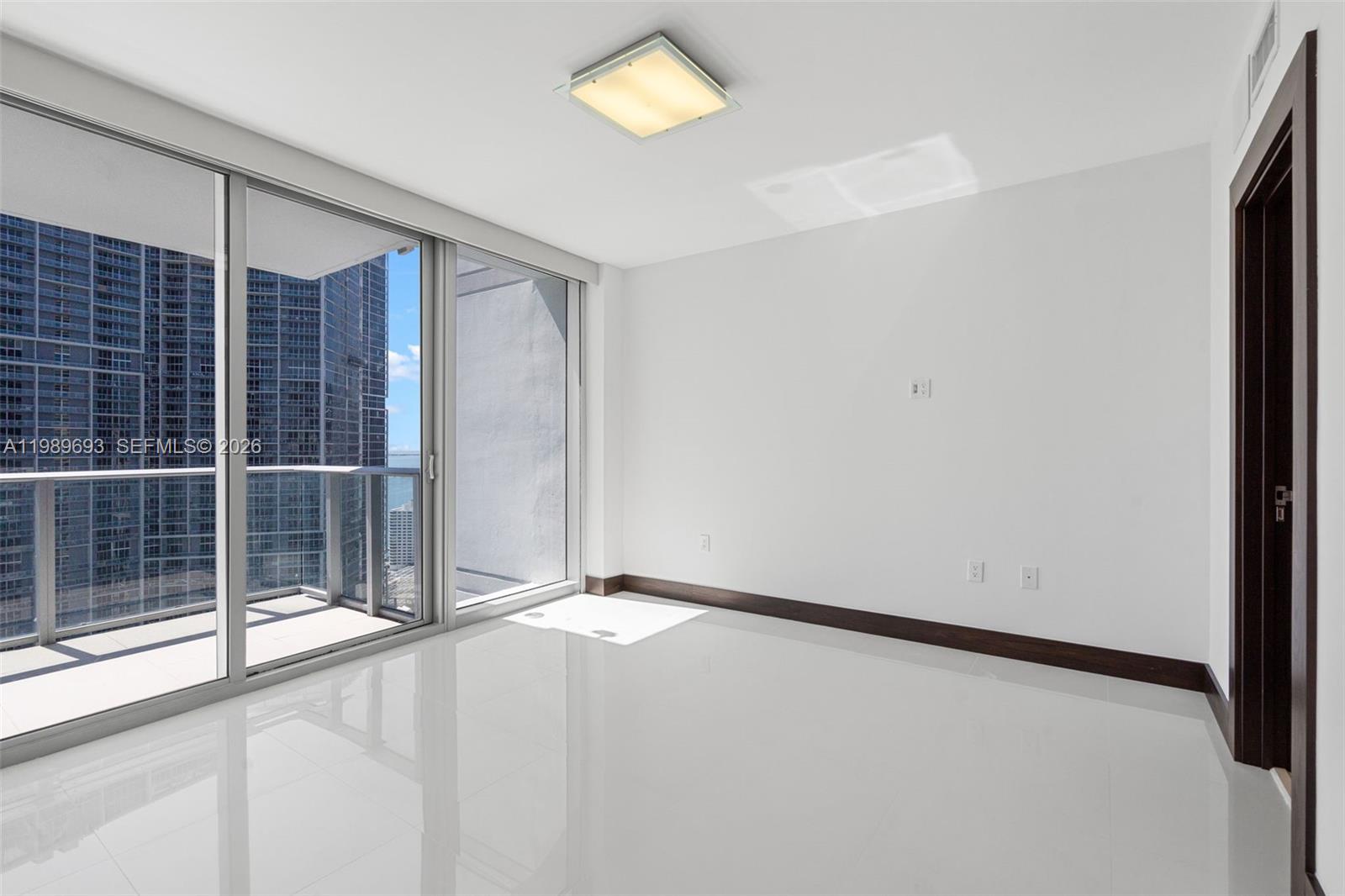 200 Biscayne Boulevard Way #3707, Miami FL 33131