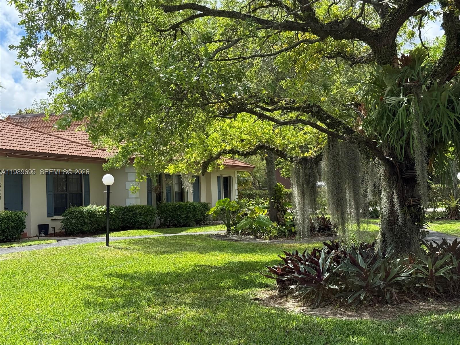 2381 SW 70th Ave #49, Davie FL 33317