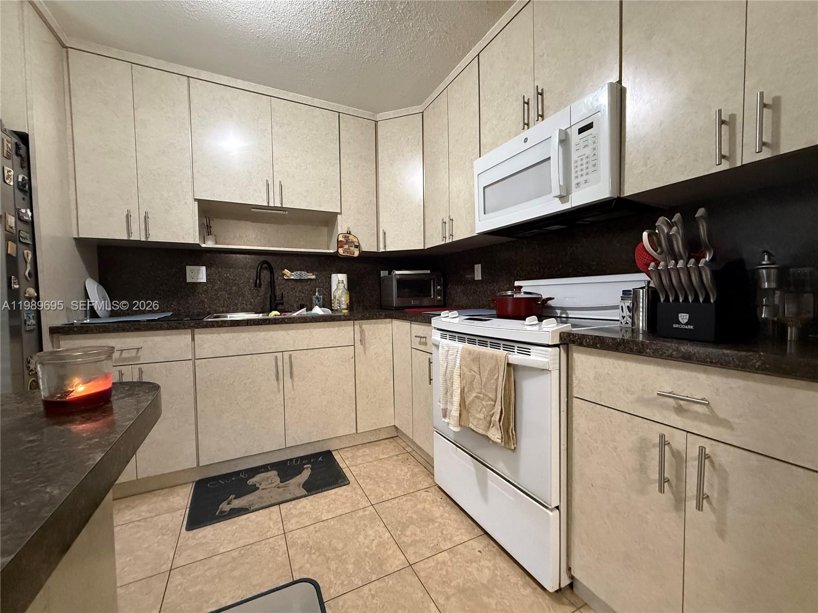 2381 SW 70th Ave #49, Davie FL 33317