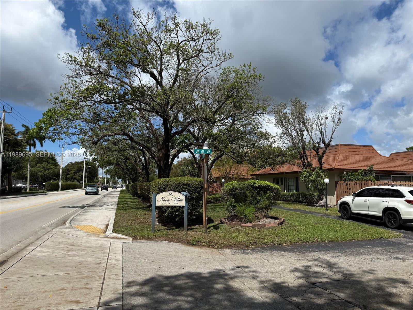 2381 SW 70th Ave #49, Davie FL 33317