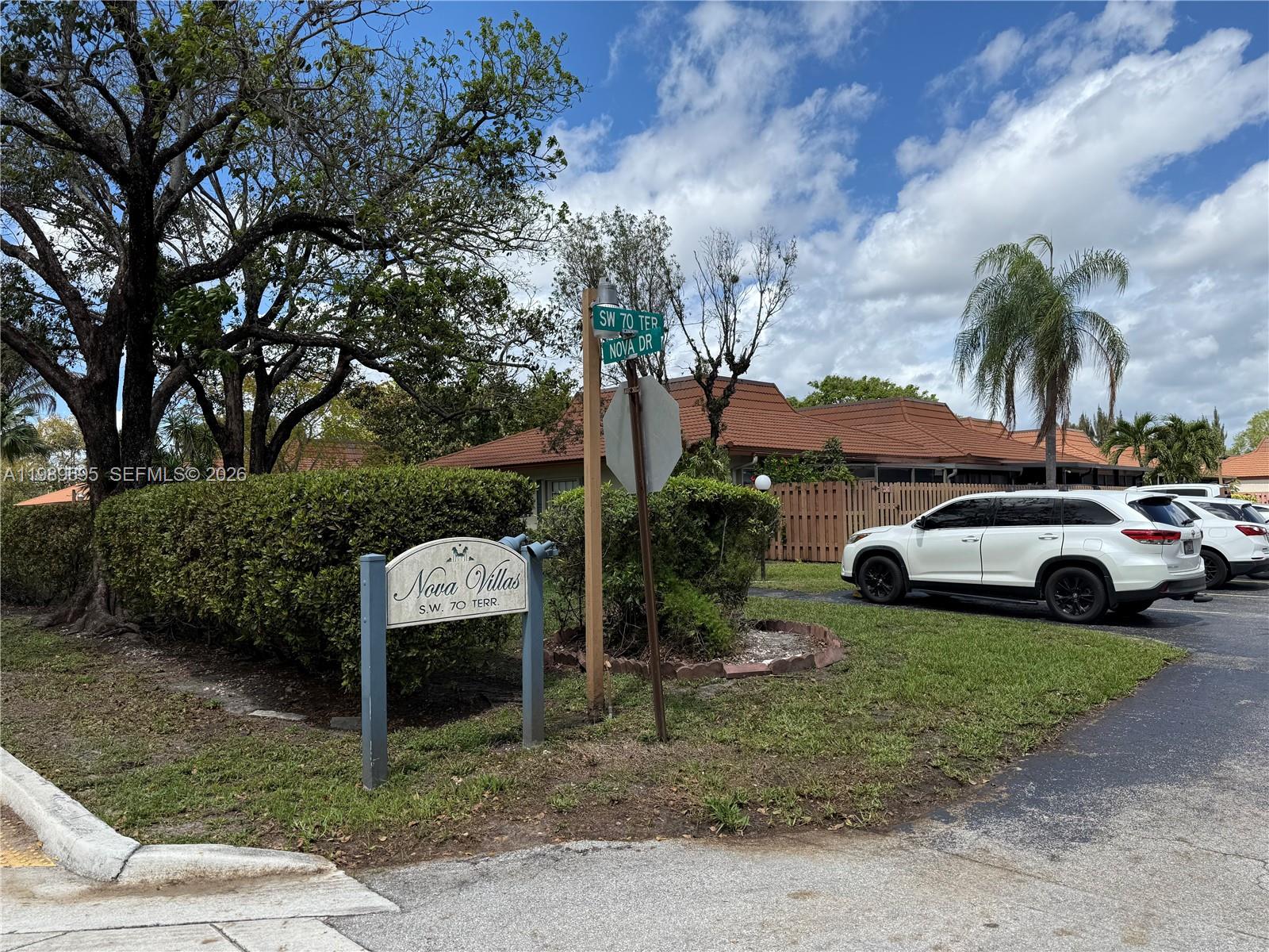 2381 SW 70th Ave #49, Davie FL 33317