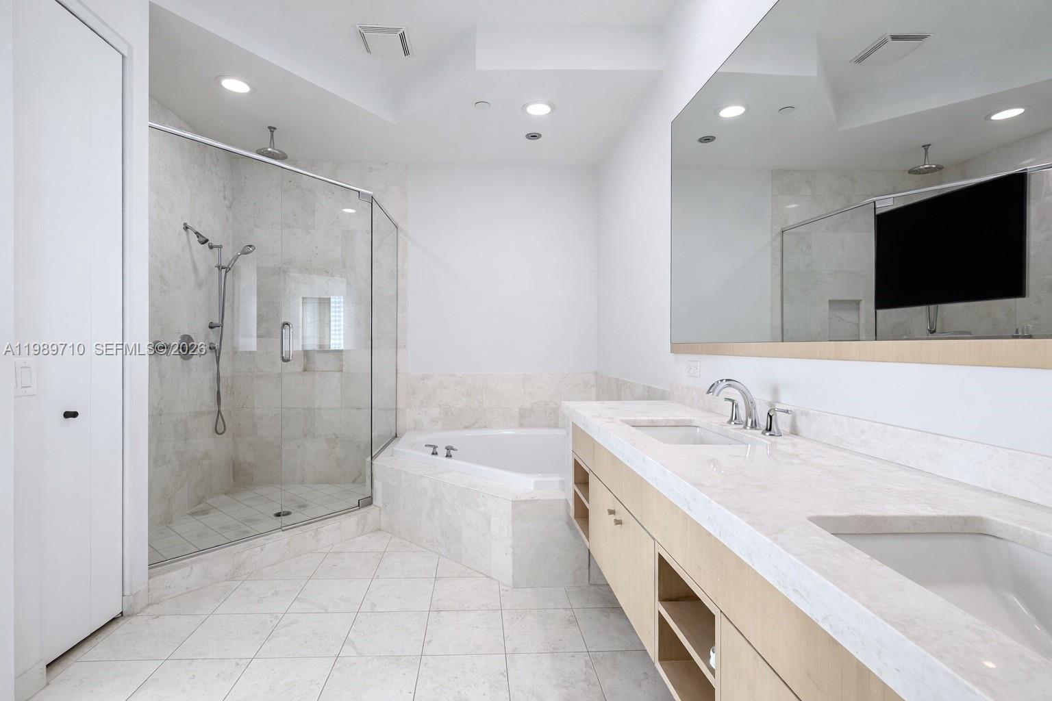 900 Brickell Key Blvd #2505, Miami FL 33131