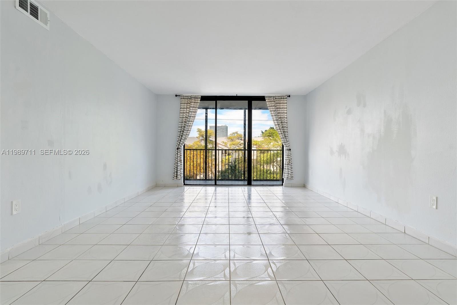 2500 NE 135th St Unit#B206, North Miami FL 33181