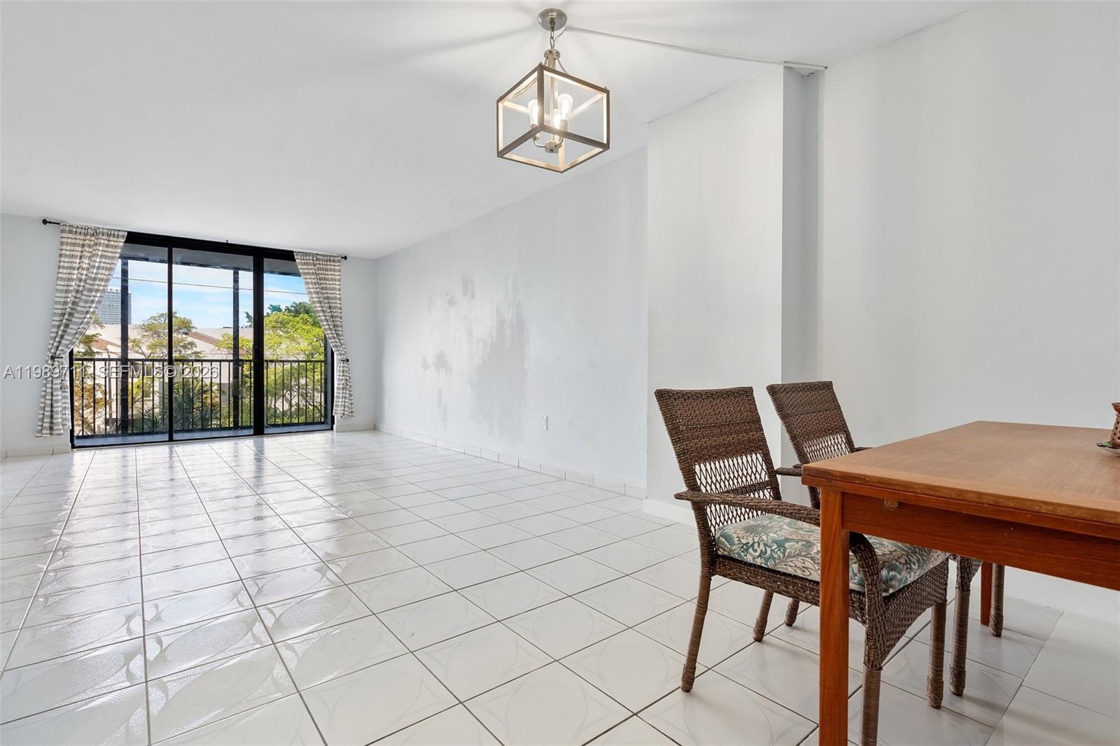 2500 NE 135th St Unit#B206, North Miami FL 33181