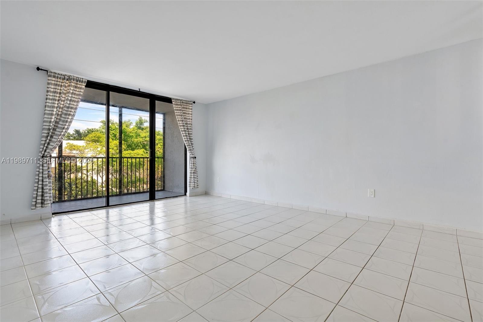 2500 NE 135th St Unit#B206, North Miami FL 33181