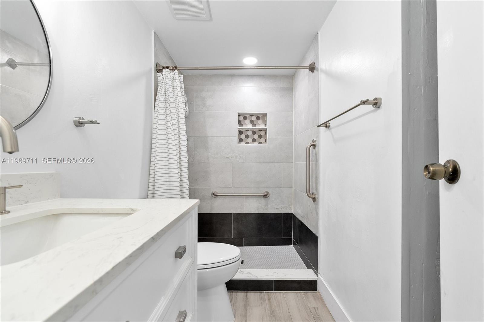 2500 NE 135th St Unit#B206, North Miami FL 33181