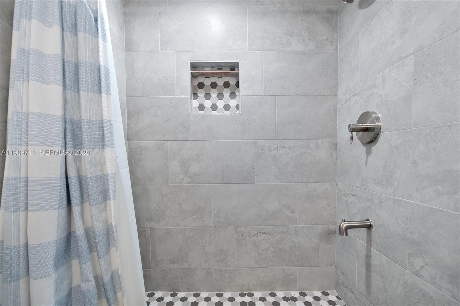 2500 NE 135th St Unit#B206, North Miami FL 33181