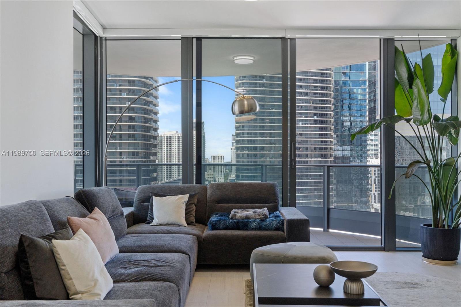 1000 Brickell Plz #2812, Miami FL 33131