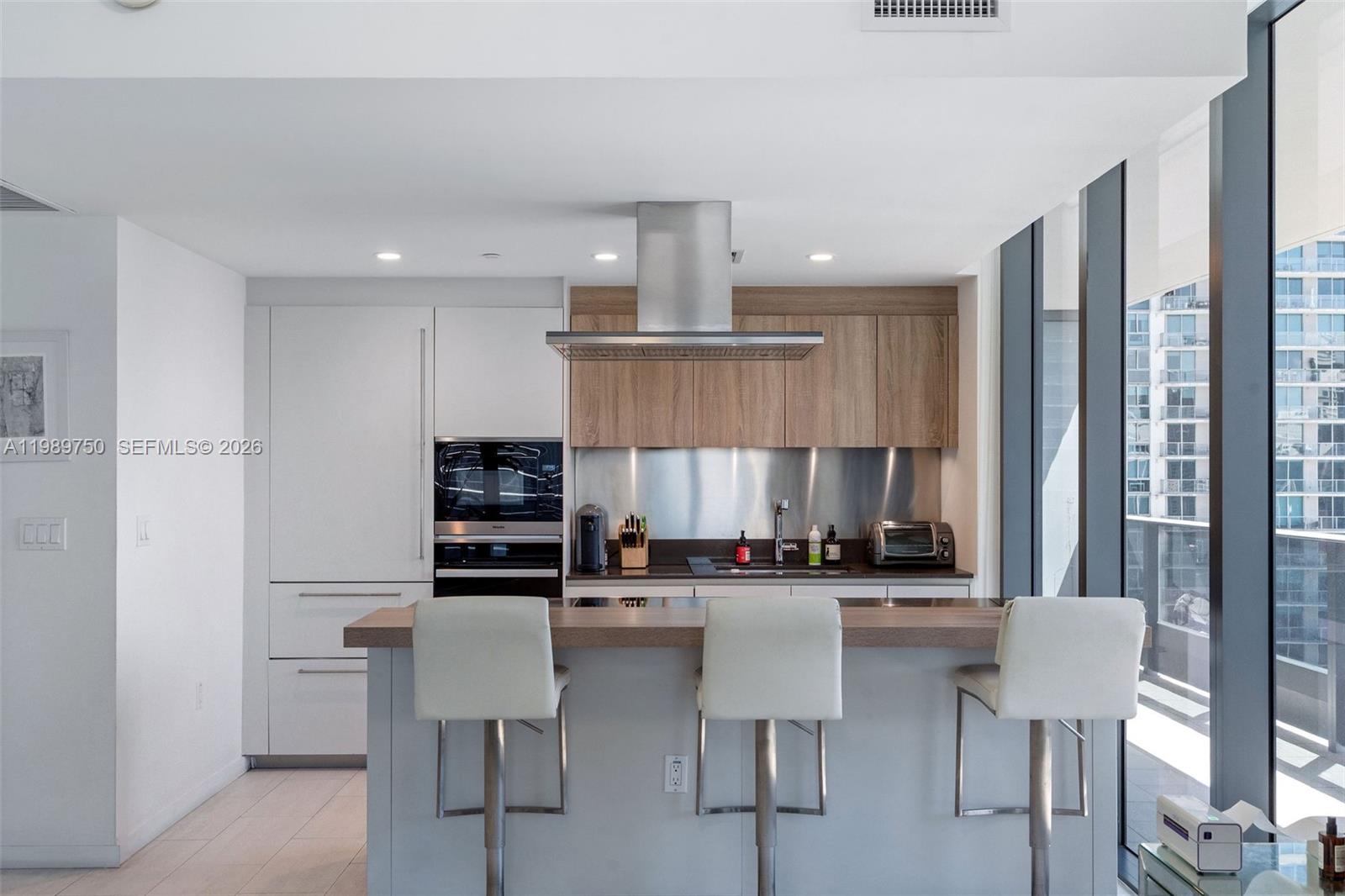 1000 Brickell Plz #2812, Miami FL 33131