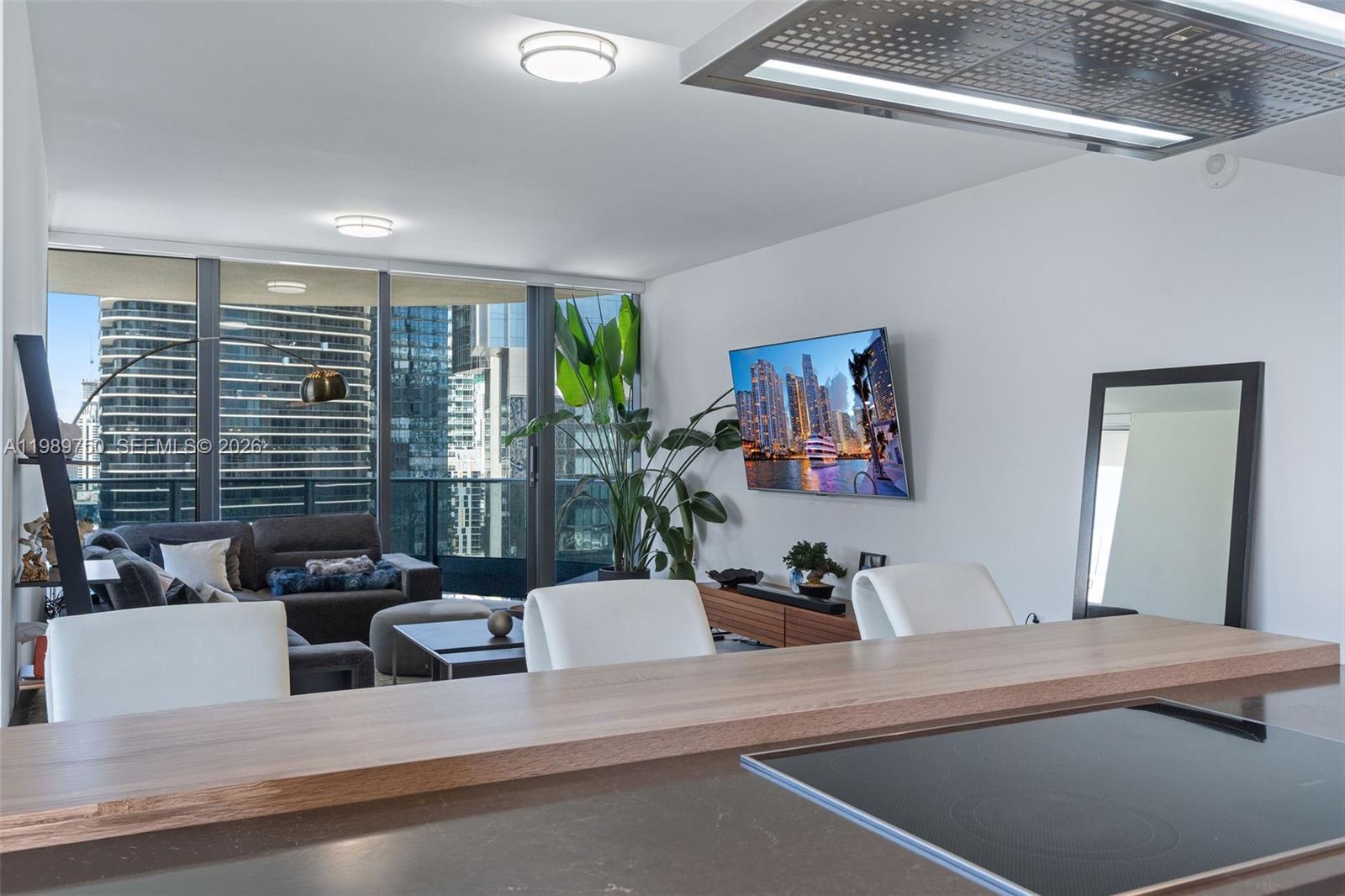 1000 Brickell Plz #2812, Miami FL 33131