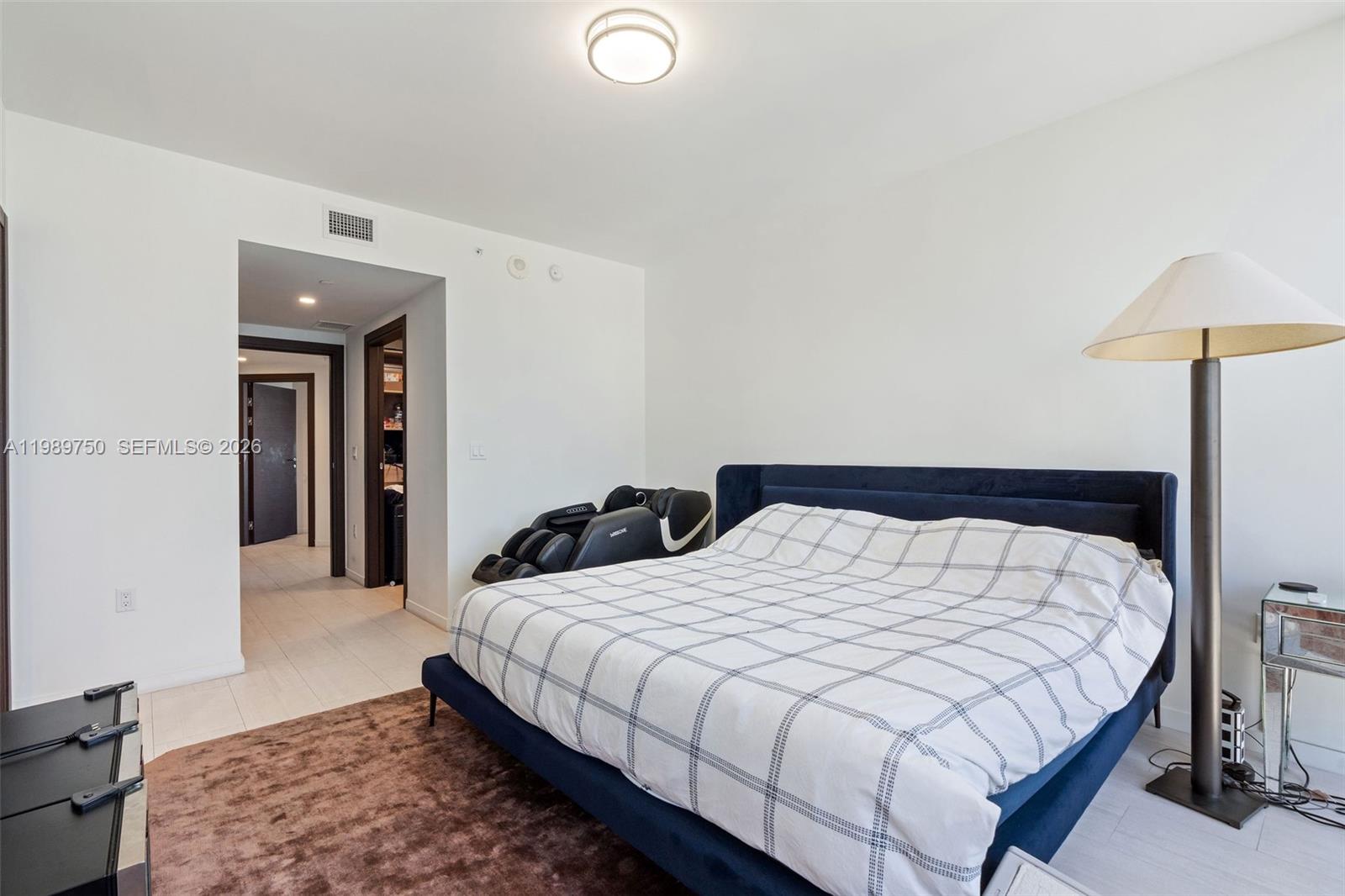 1000 Brickell Plz #2812, Miami FL 33131