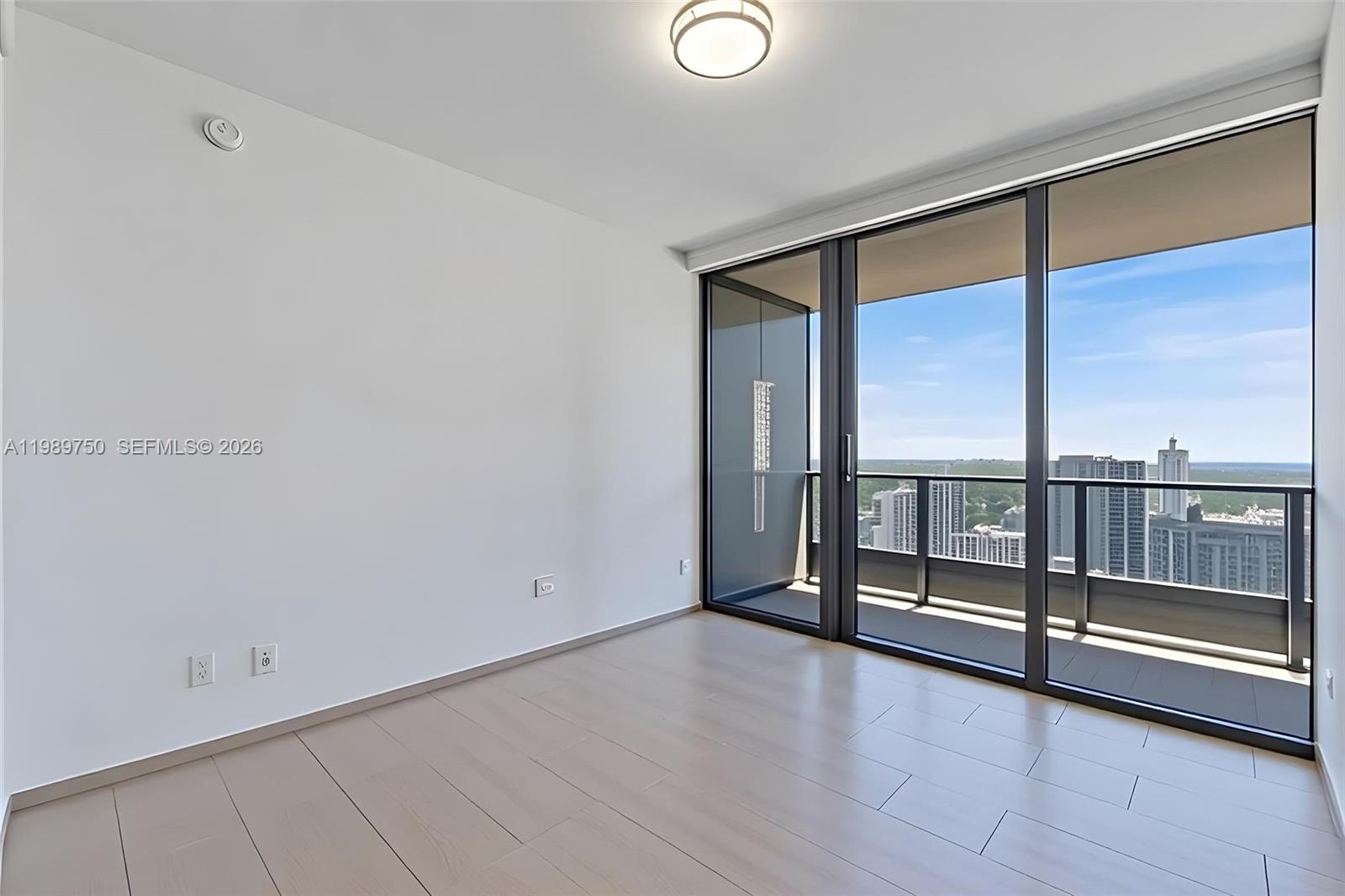 1000 Brickell Plz #2812, Miami FL 33131