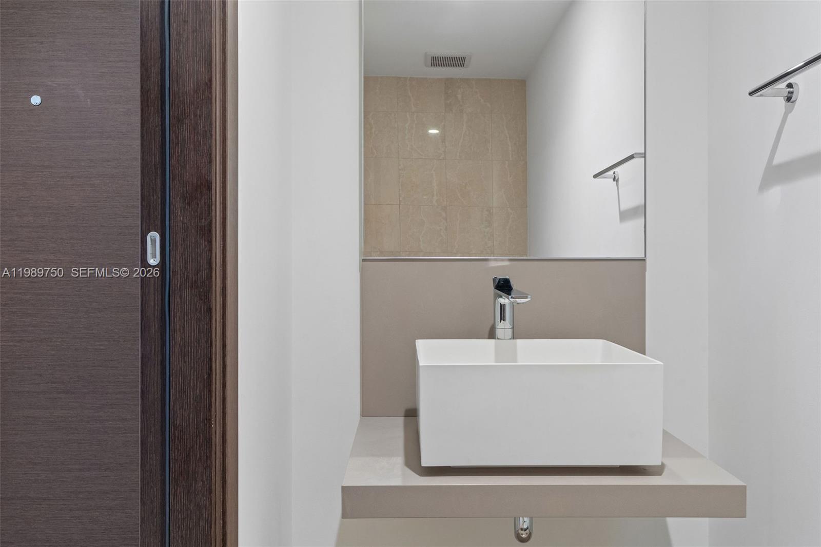 1000 Brickell Plz #2812, Miami FL 33131