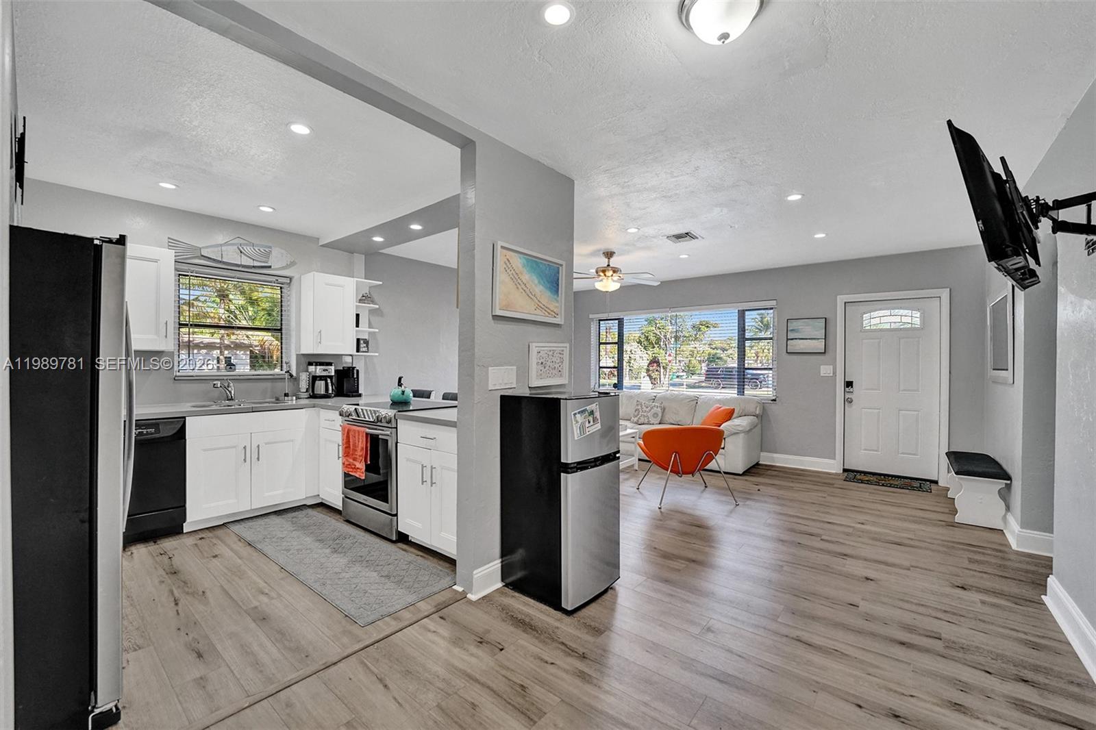 529 NW 8th St, Dania Beach FL 33004