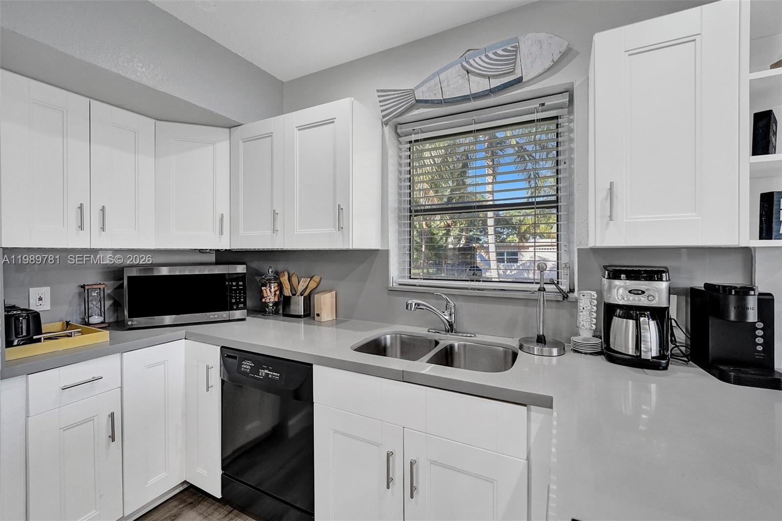 529 NW 8th St, Dania Beach FL 33004