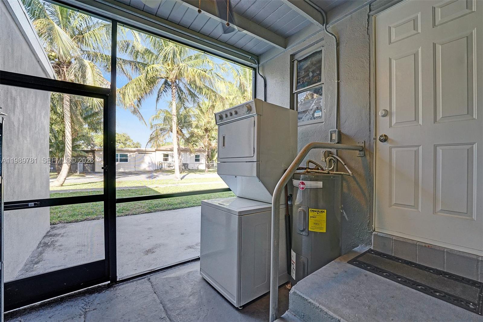 529 NW 8th St, Dania Beach FL 33004