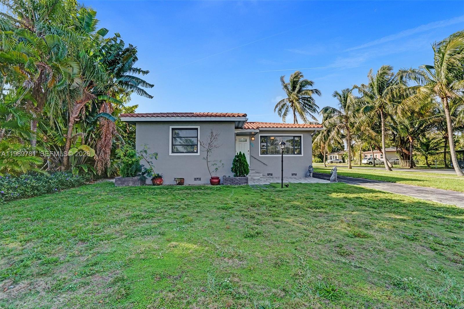 529 NW 8th St, Dania Beach FL 33004