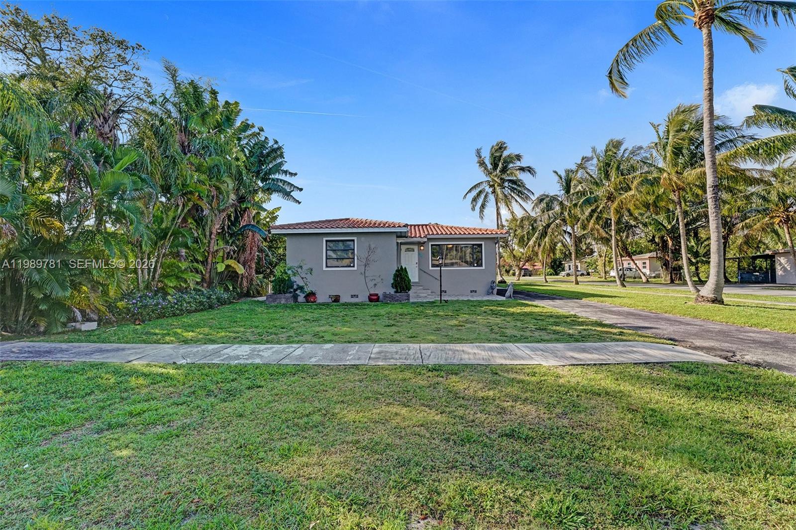 529 NW 8th St, Dania Beach FL 33004