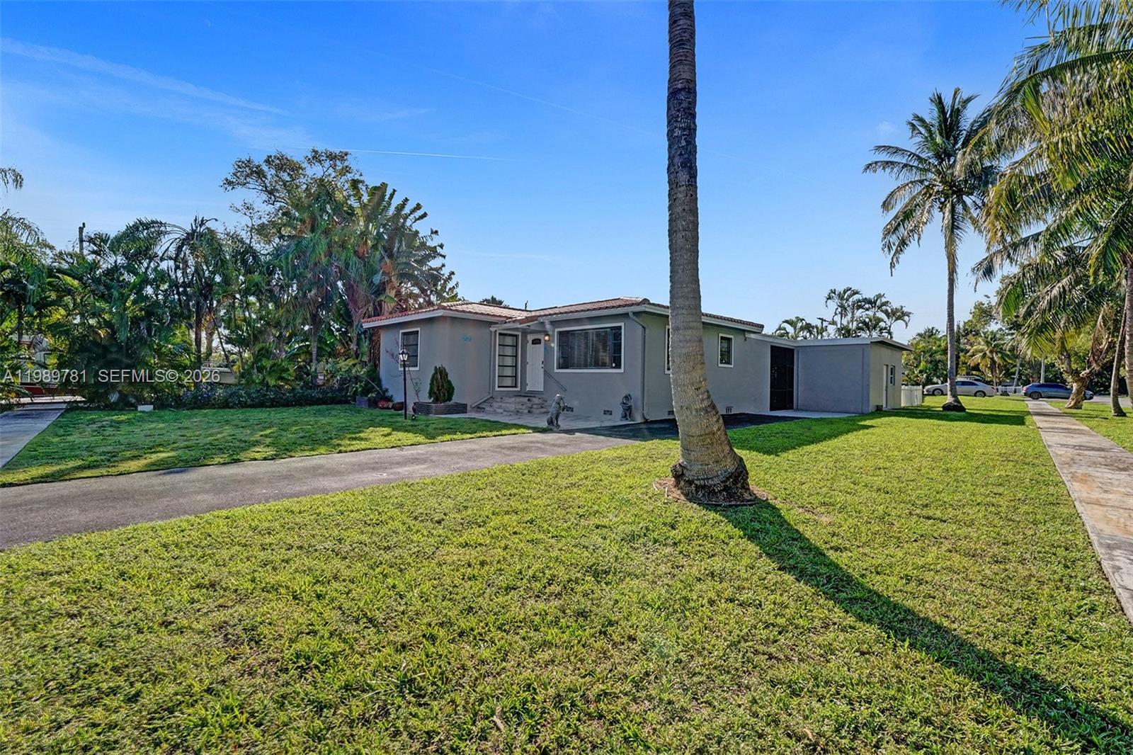 529 NW 8th St, Dania Beach FL 33004
