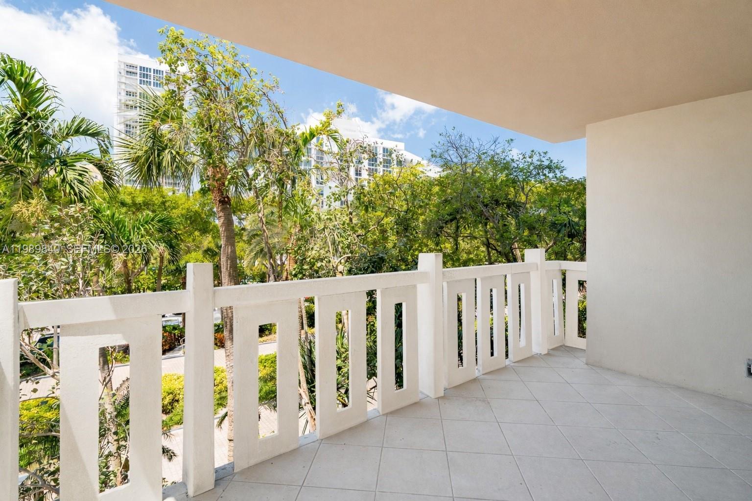 1121 Crandon Blvd #F206, Key Biscayne FL 33149