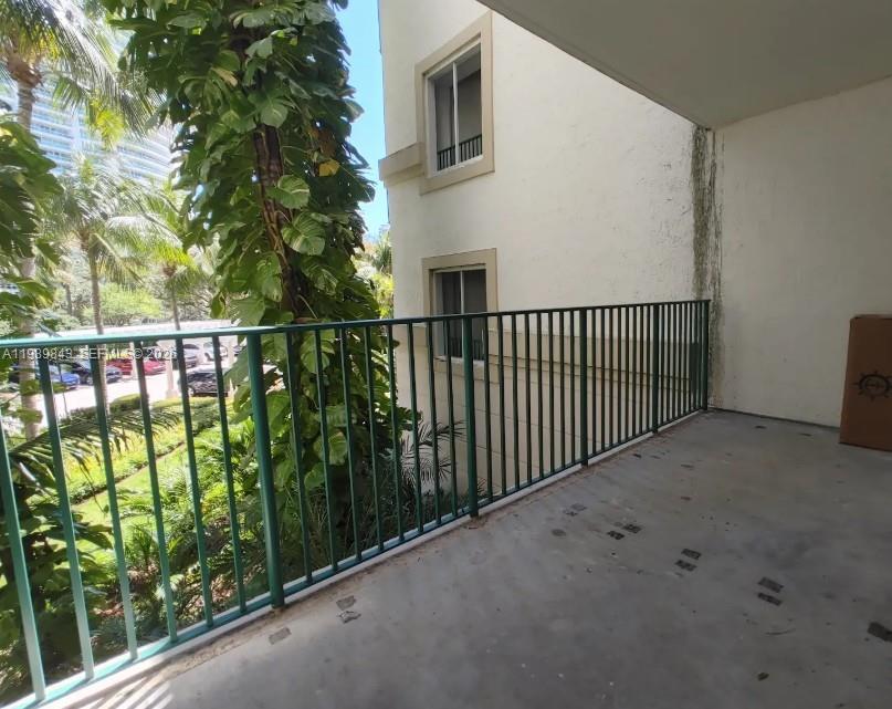 20000 E Country Club Dr #201, Aventura FL 33180