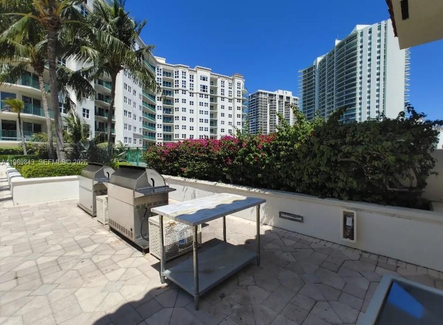 20000 E Country Club Dr #201, Aventura FL 33180