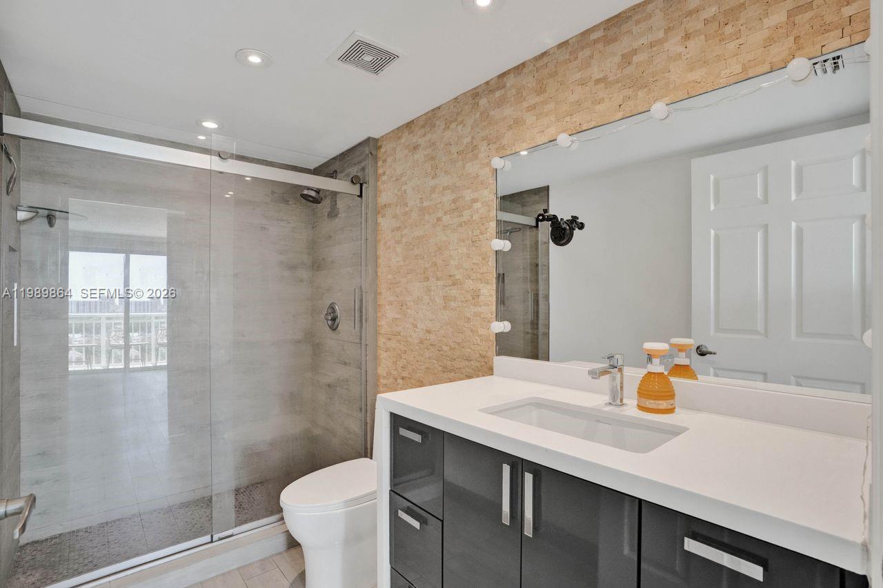 3000 Coral Way #1114, Miami FL 33145