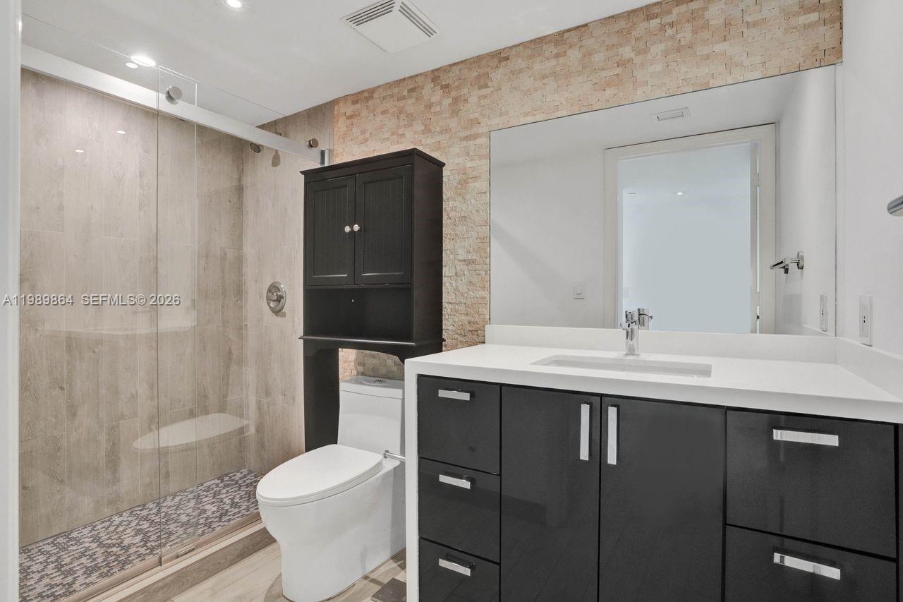 3000 Coral Way #1114, Miami FL 33145