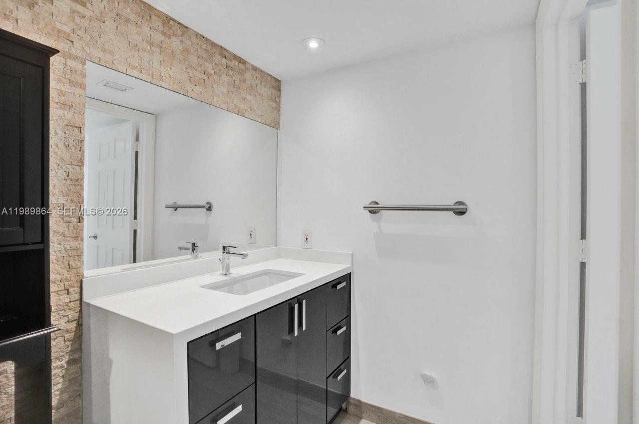 3000 Coral Way #1114, Miami FL 33145