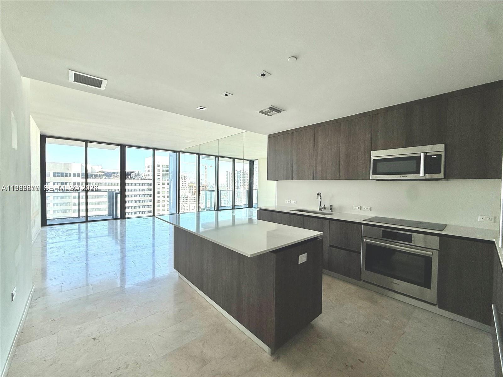 88 SW 7th St #1808, Miami FL 33130