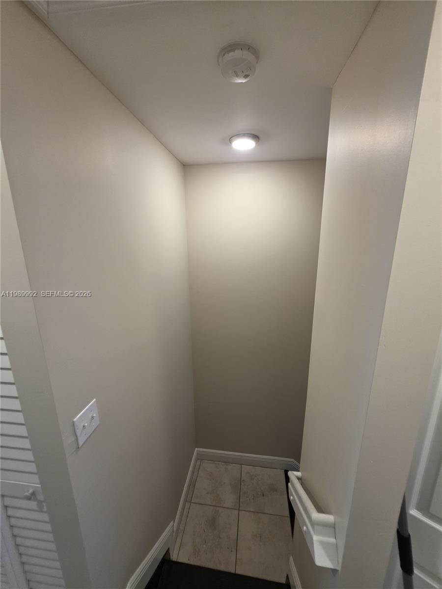 1990 NW 4th Ct #7, Miami FL 33136