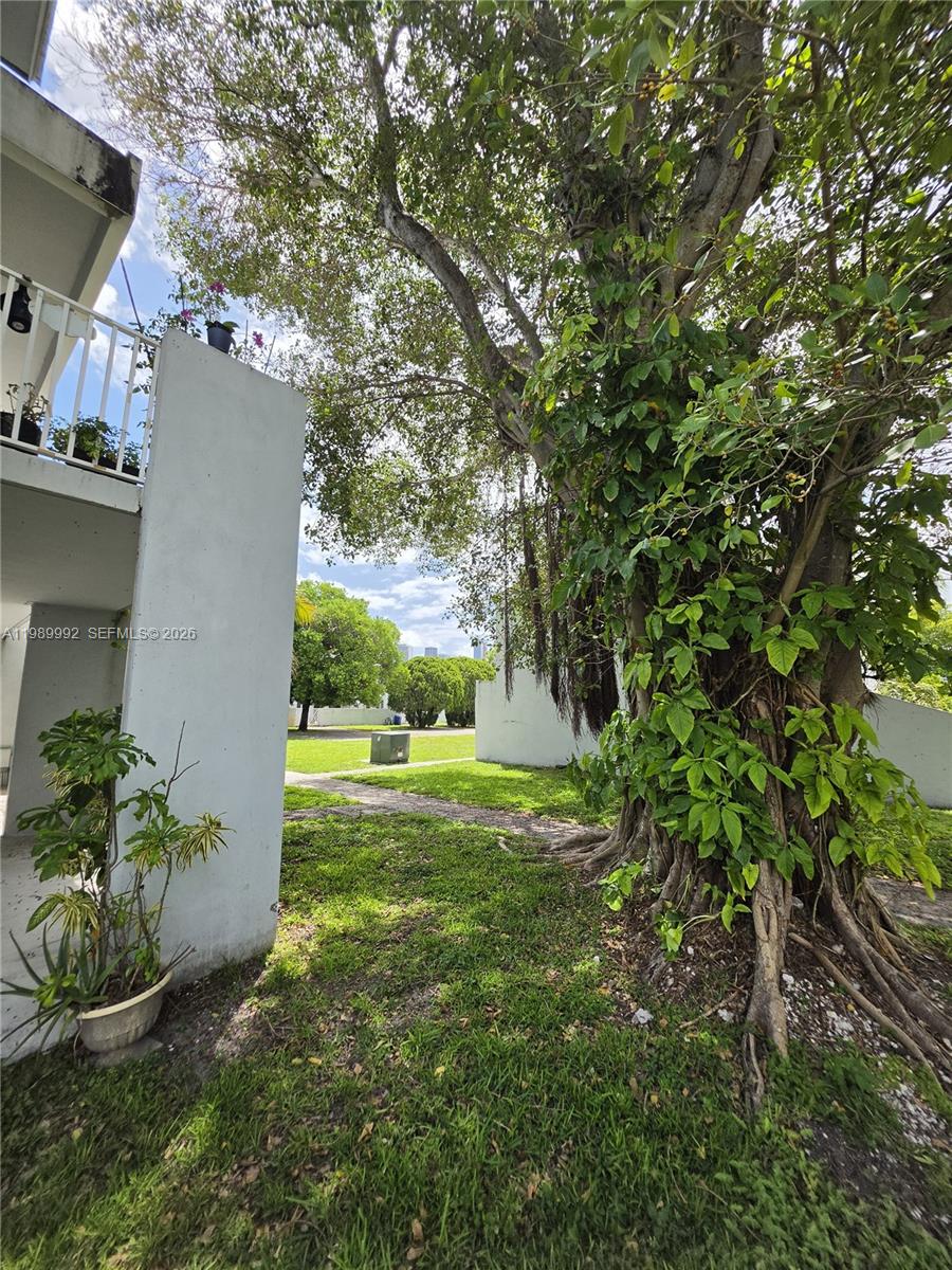 1990 NW 4th Ct #7, Miami FL 33136