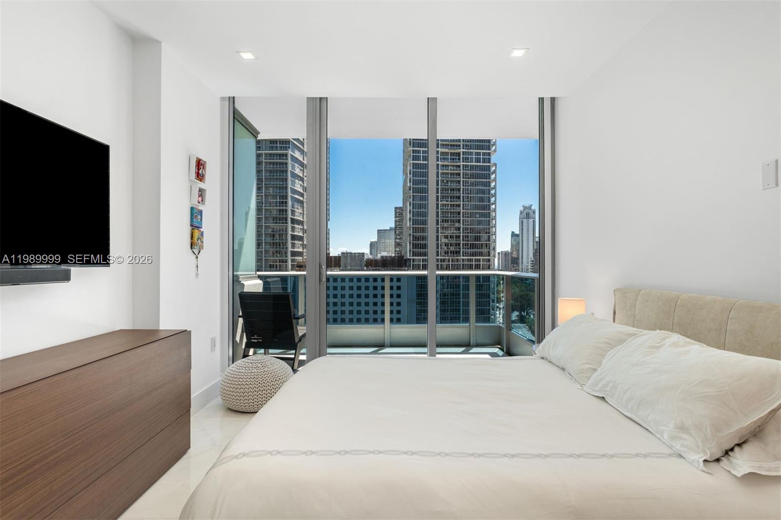 200 Biscayne Boulevard Way #1406, Miami FL 33131