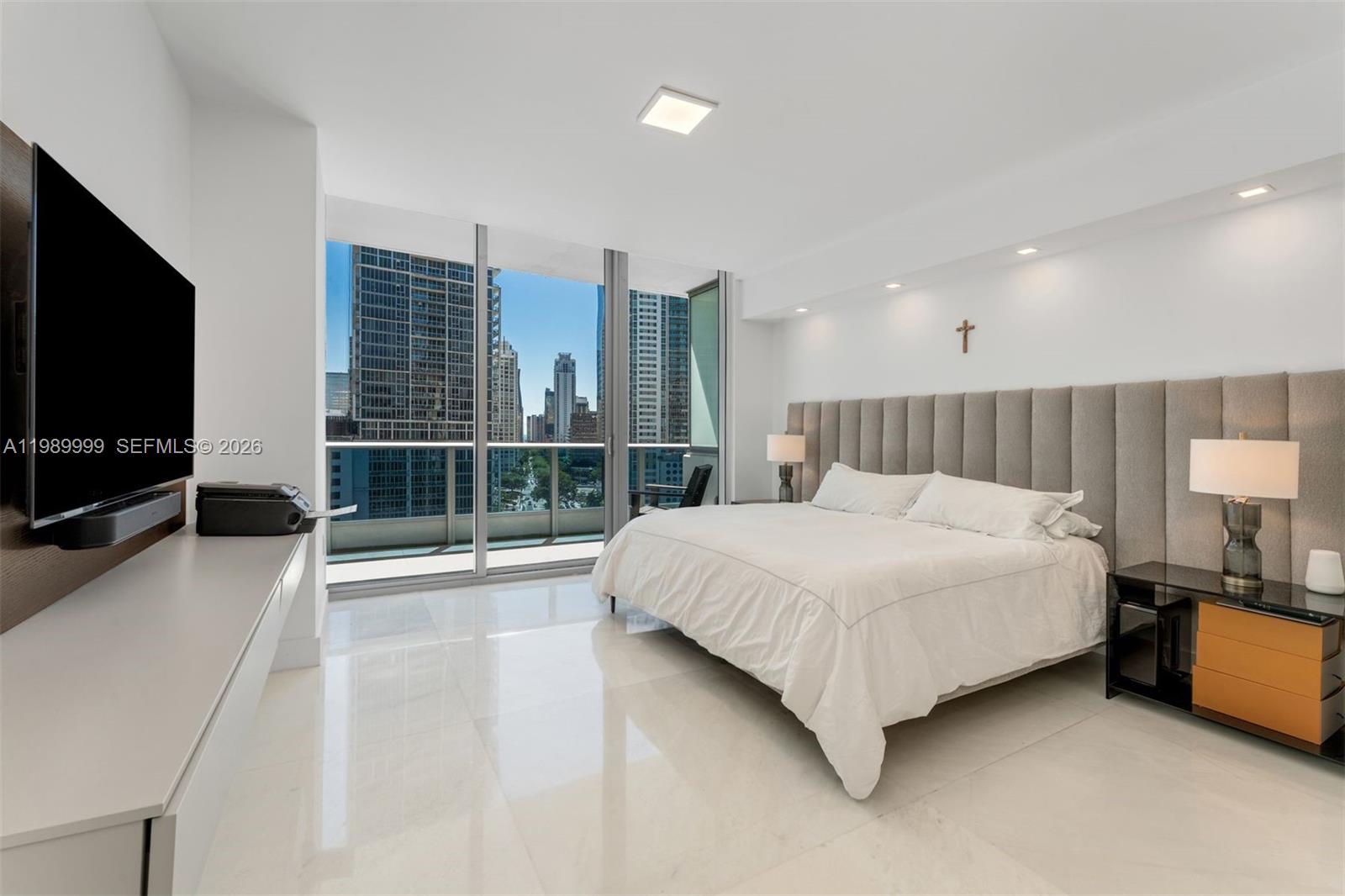200 Biscayne Boulevard Way #1406, Miami FL 33131