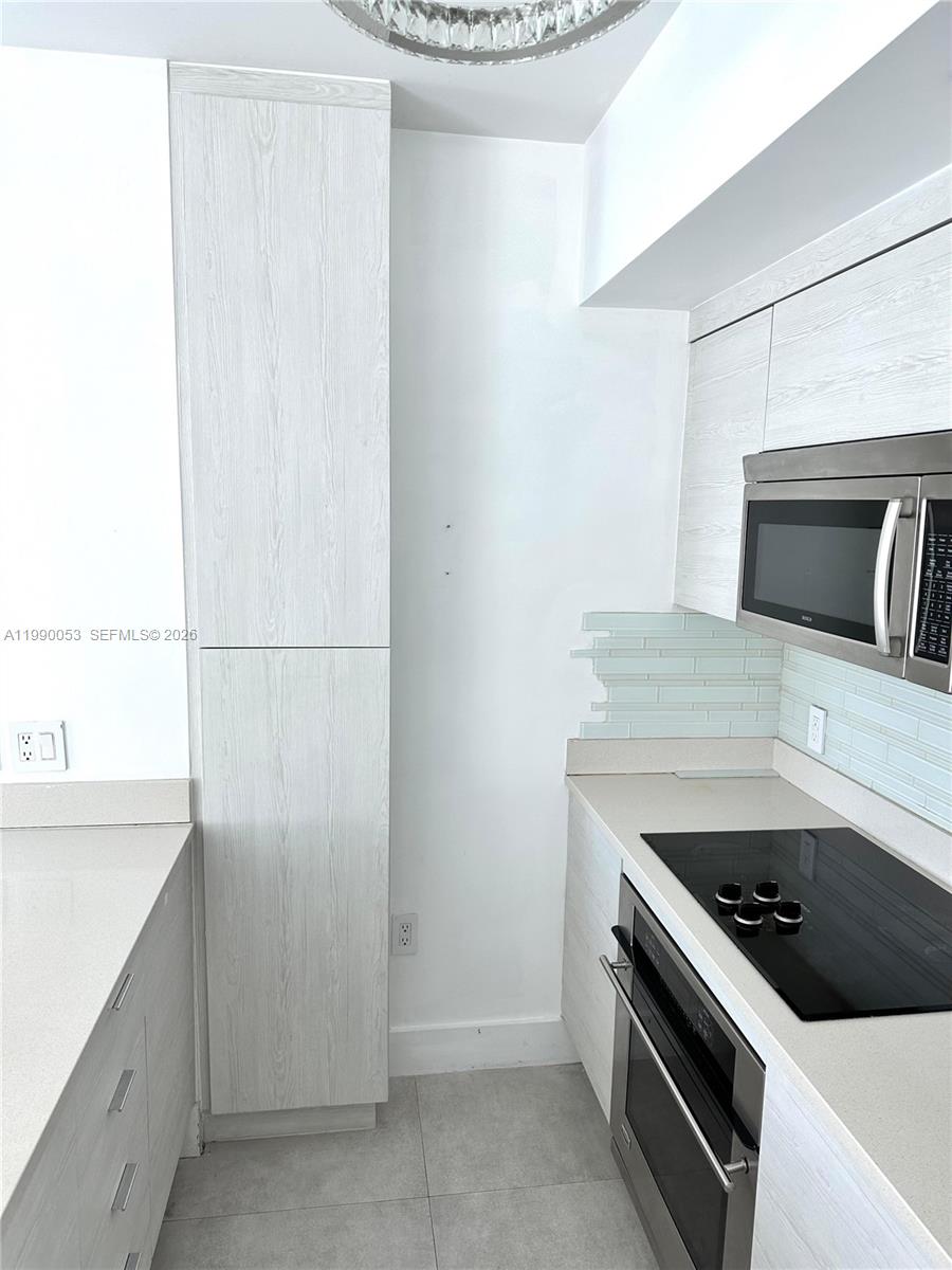 55 SE 6th St #3902, Miami FL 33131