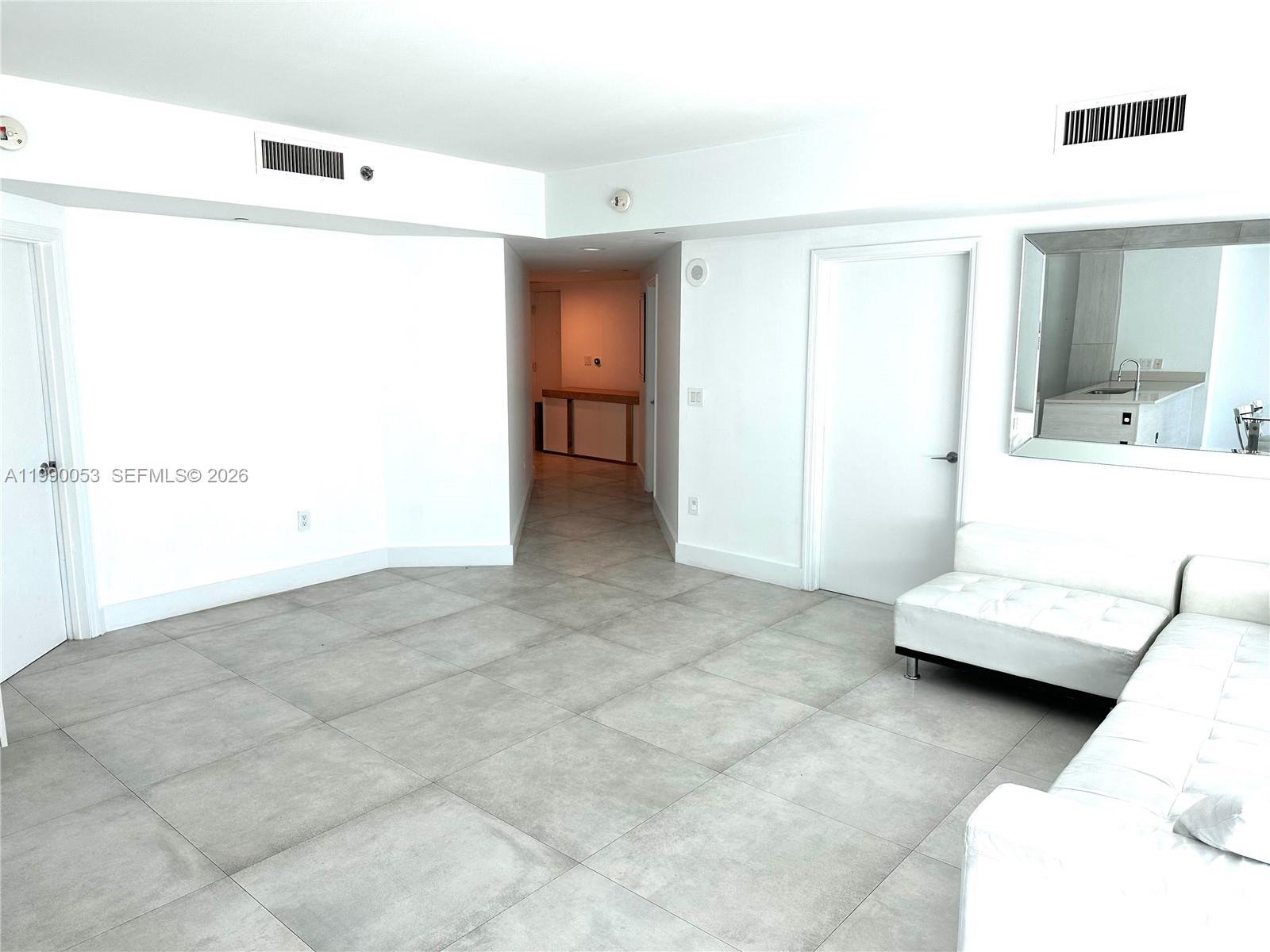 55 SE 6th St #3902, Miami FL 33131