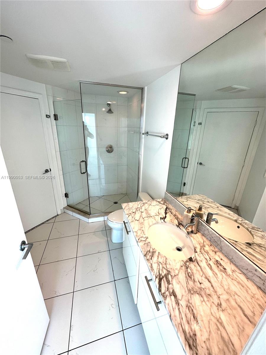 55 SE 6th St #3902, Miami FL 33131