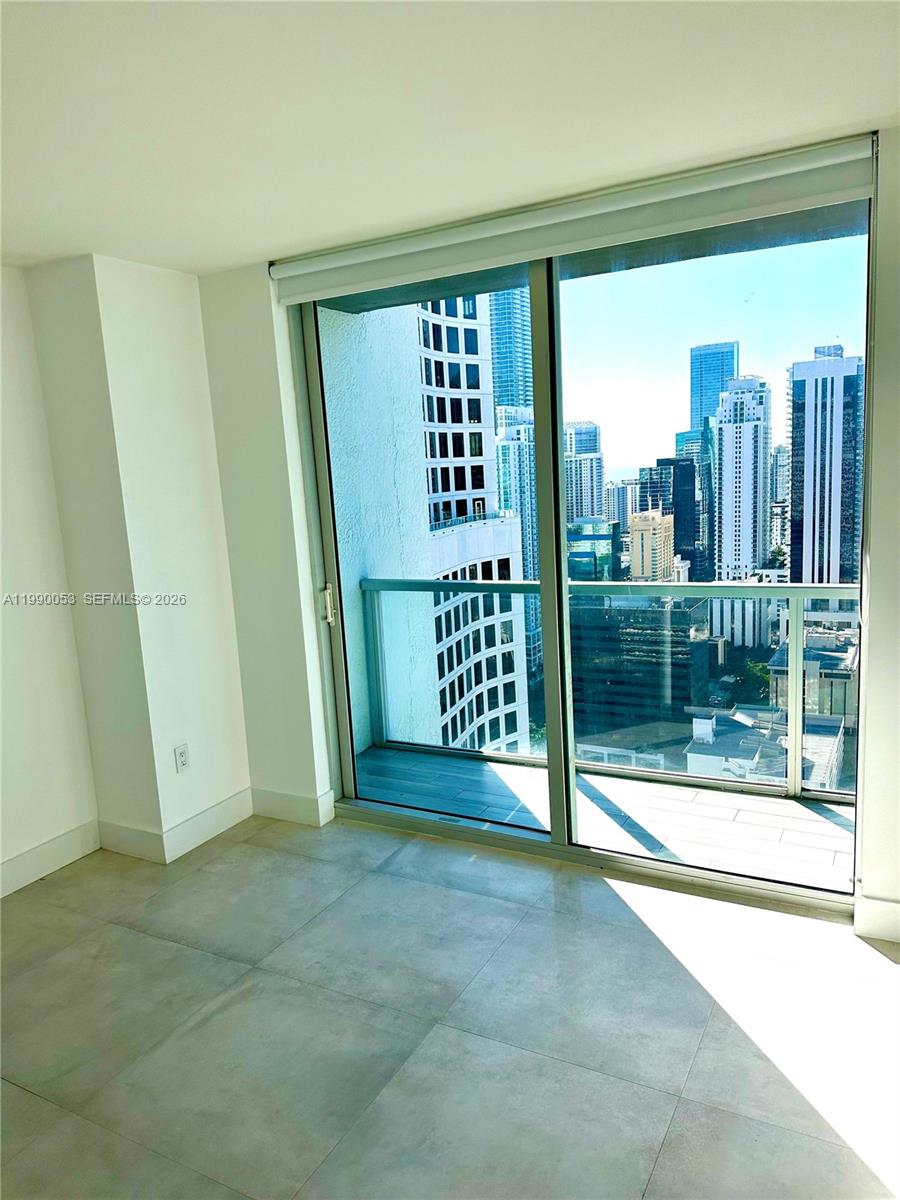 55 SE 6th St #3902, Miami FL 33131
